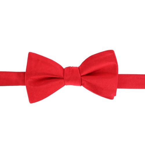 Trafalgar Sutton Solid Color Silk Bowtie And Pocket Square Combo In Red