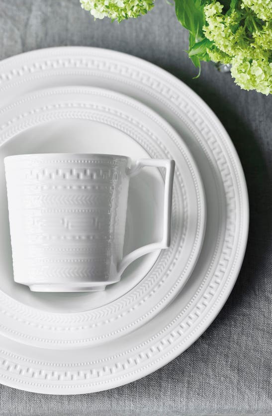 Wedgwood Intaglio Large Bone China Serving Bowl In White