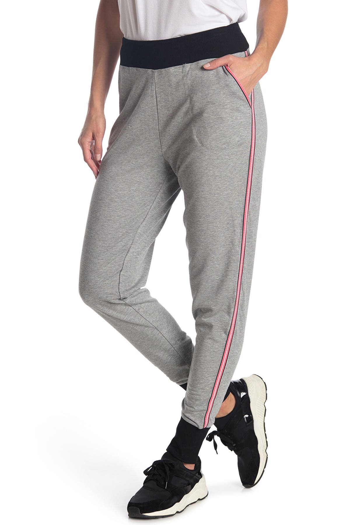 nike joggers nordstrom rack