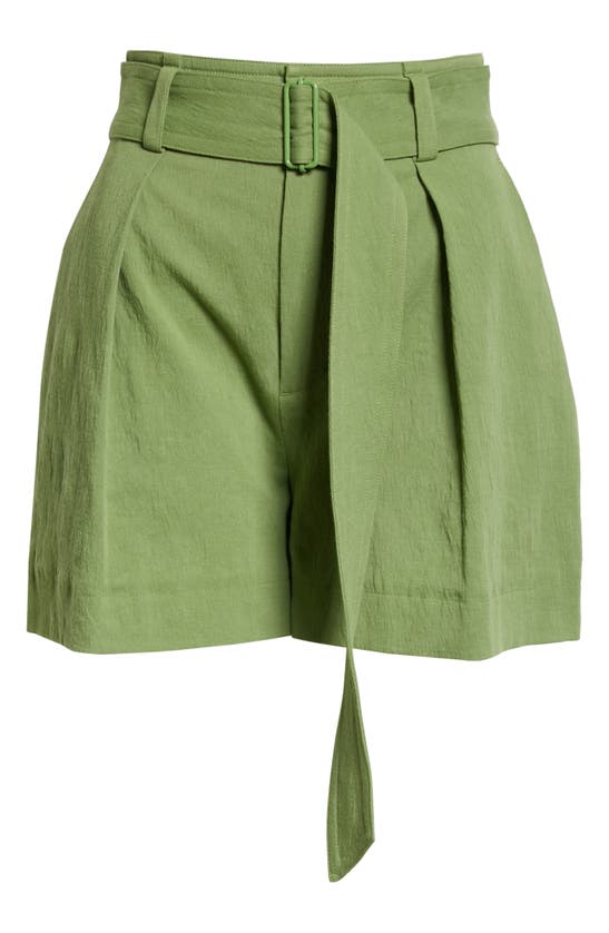 Vince Belted Cotton And Linen-blend Twill Shorts In Kiwi