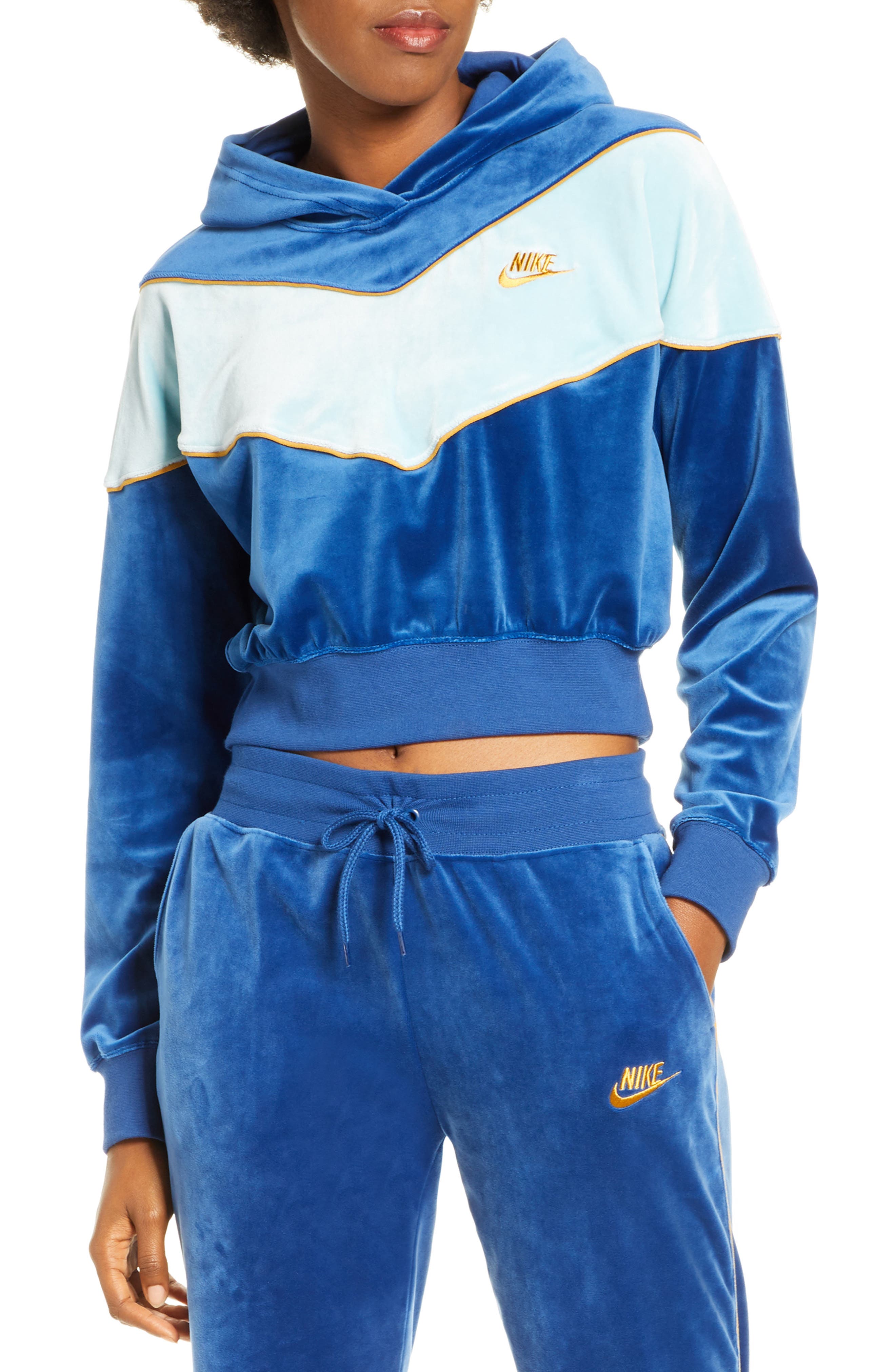 nike zip pullover women's