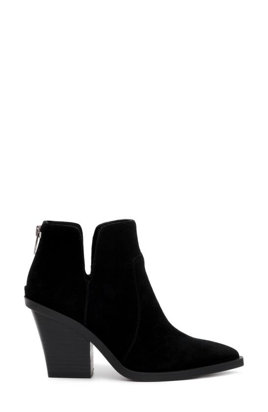 VINCE CAMUTO GWELONA ANKLE BOOTIE