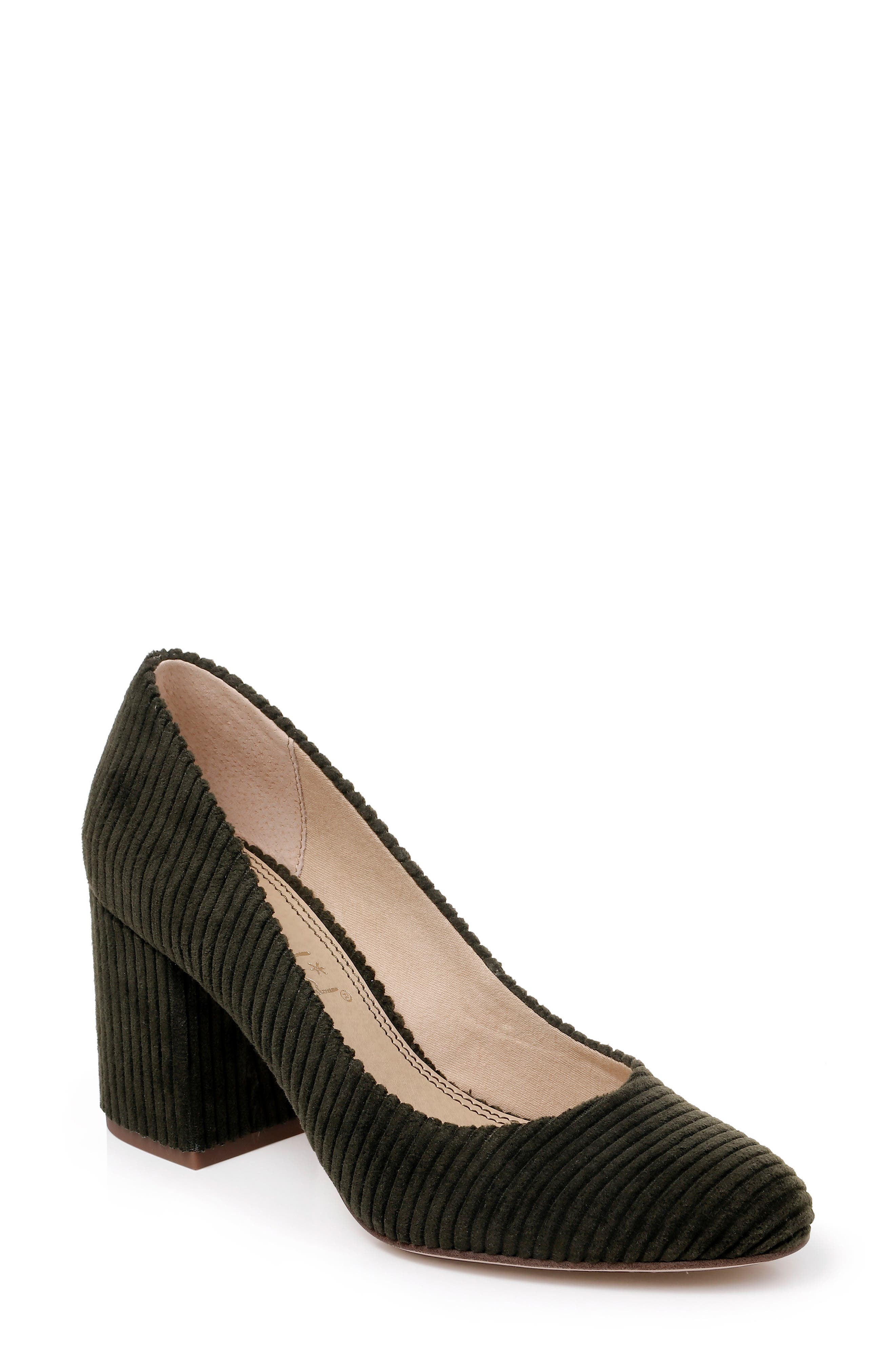 Splendid Hector Round Toe Pump, Green