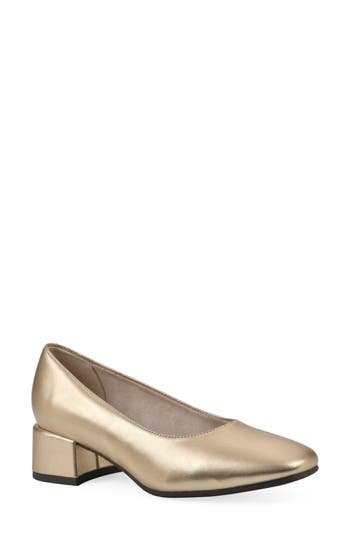 Cliffs By White Mountain Quintesa Pump In Light Gold Metallic Smooth