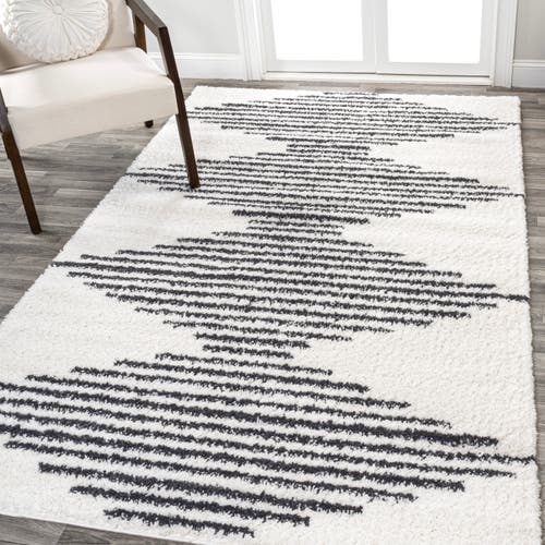 Jonathan Y Elm Diamond Stripe Geometric Shag Area Rug In White/gray