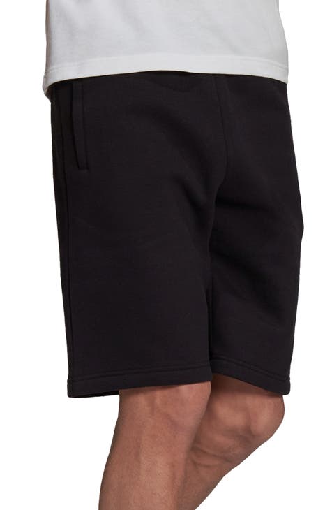 Mujer hermosa instructor posición adidas Originals Essential Shorts | Nordstrom