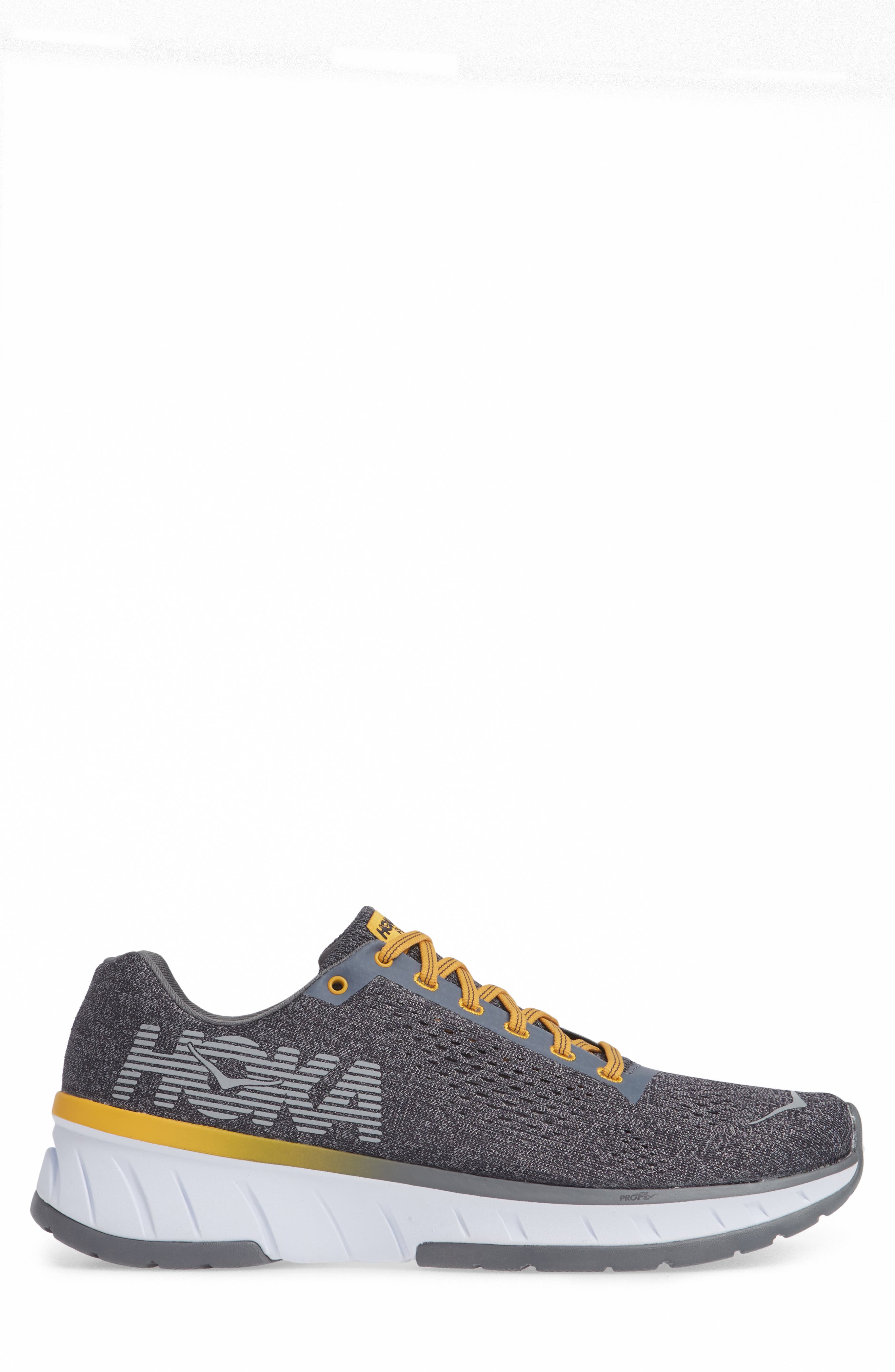 hoka one one vanu