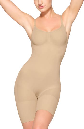 SKIMS Sculpting Bodysuit Mid Thigh with Open Gusset Umber - Size S/M: Buy  Online at Best Price in Egypt - Souq is now