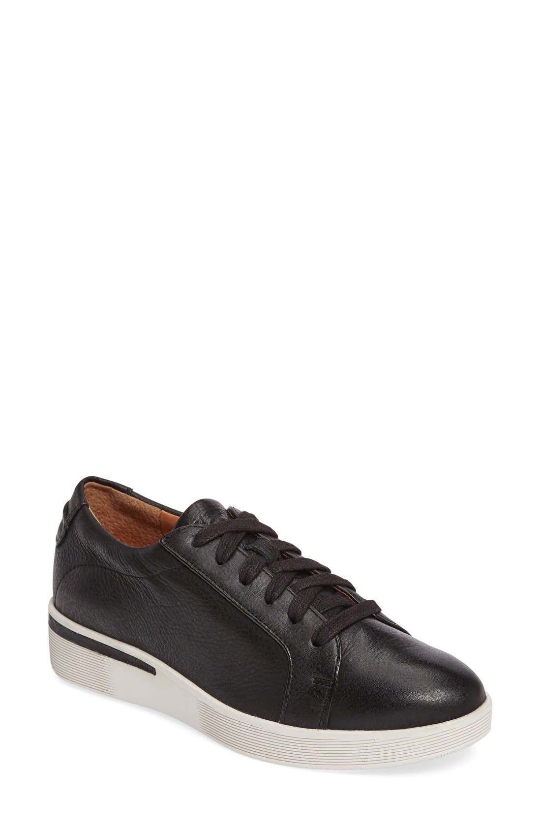 Gentle Souls By Kenneth Cole Haddie Low Platform Sneaker