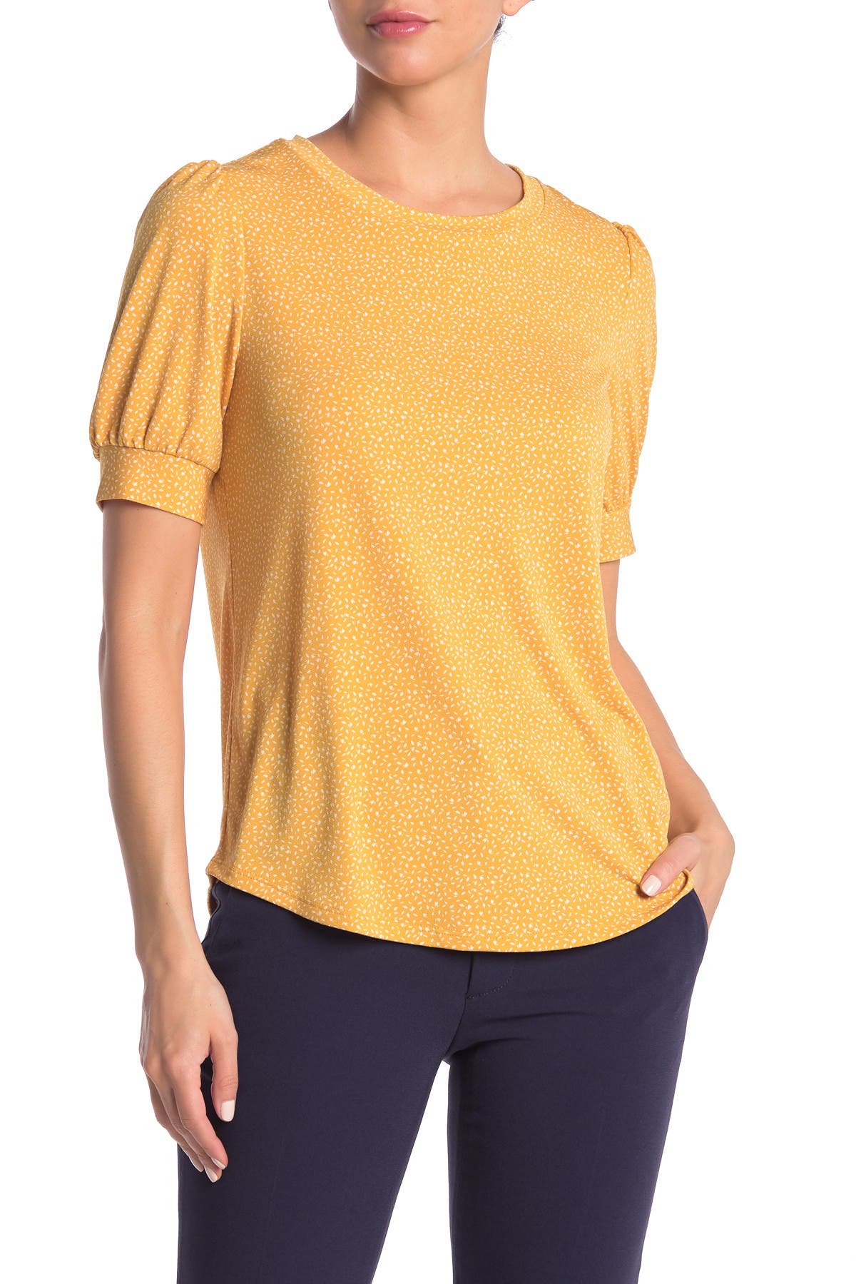 Adrianna Papell Patterned Crinkle Textured Puff Sleeve Top In Yellow Scattered Leaf