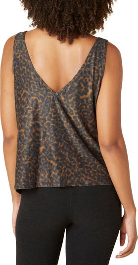 Beyond Yoga, Tops, Beyond Yoga Printed Featherweight Twist Out Crop Top  Tee In Chai Tortoise S