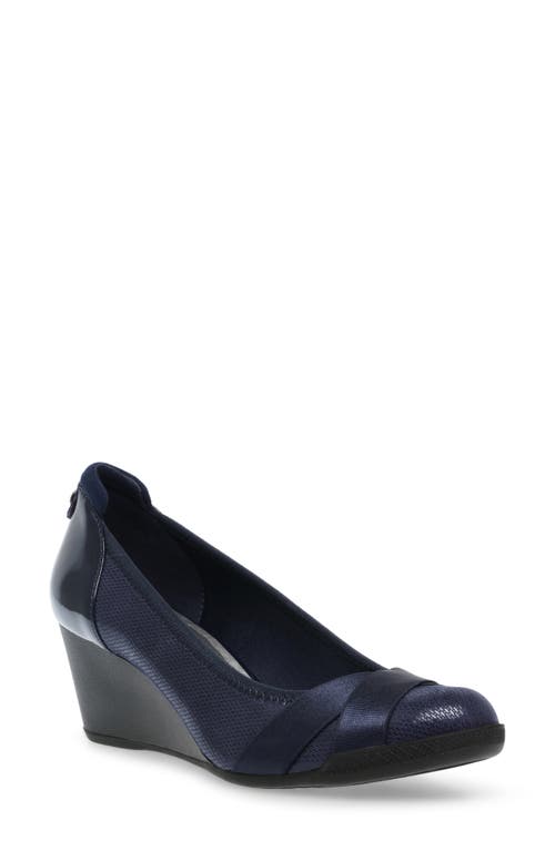 Timeout Wedge Pump in Navy