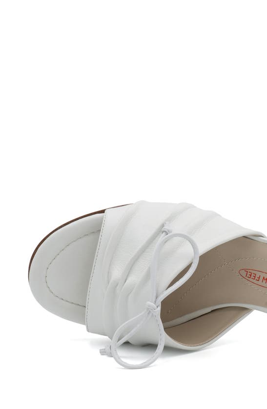 Amalfi By Rangoni Desio Strappy Slide Sandal In White Parmasoft - Marching Bow