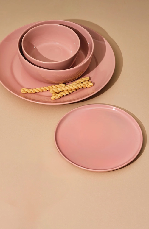 Fors Studio Wide Rim Dinnerware Set In Rose