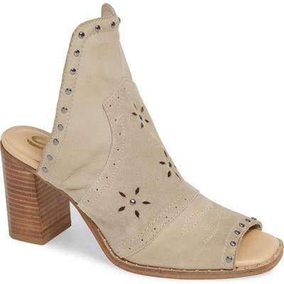 Sbicca Adalee Sandal, Grey