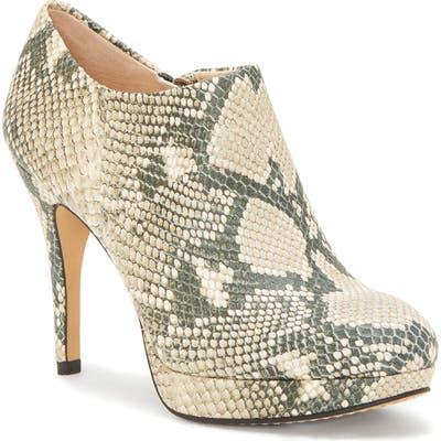 Vince Camuto
