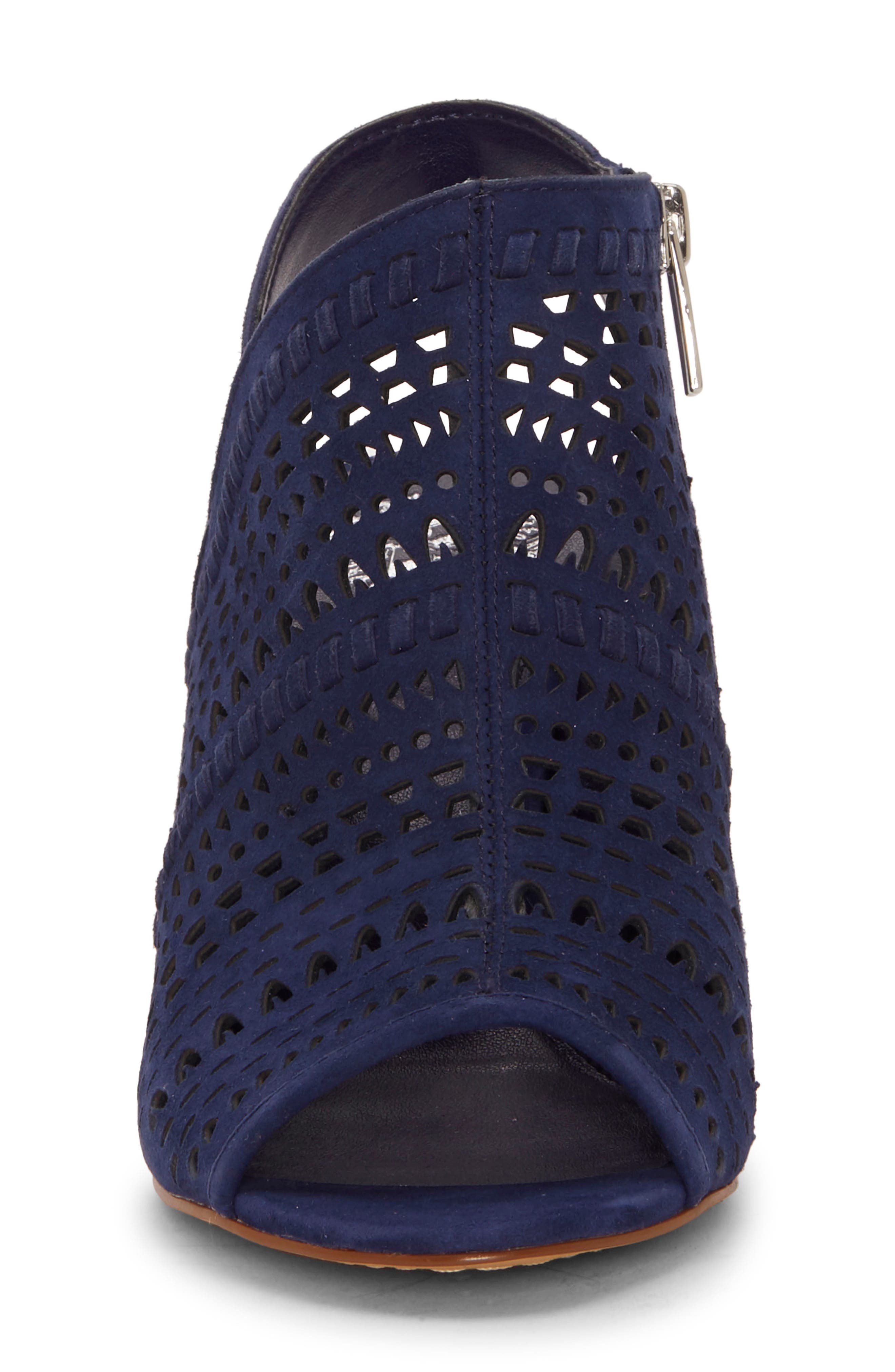 derechie perforated shield sandal