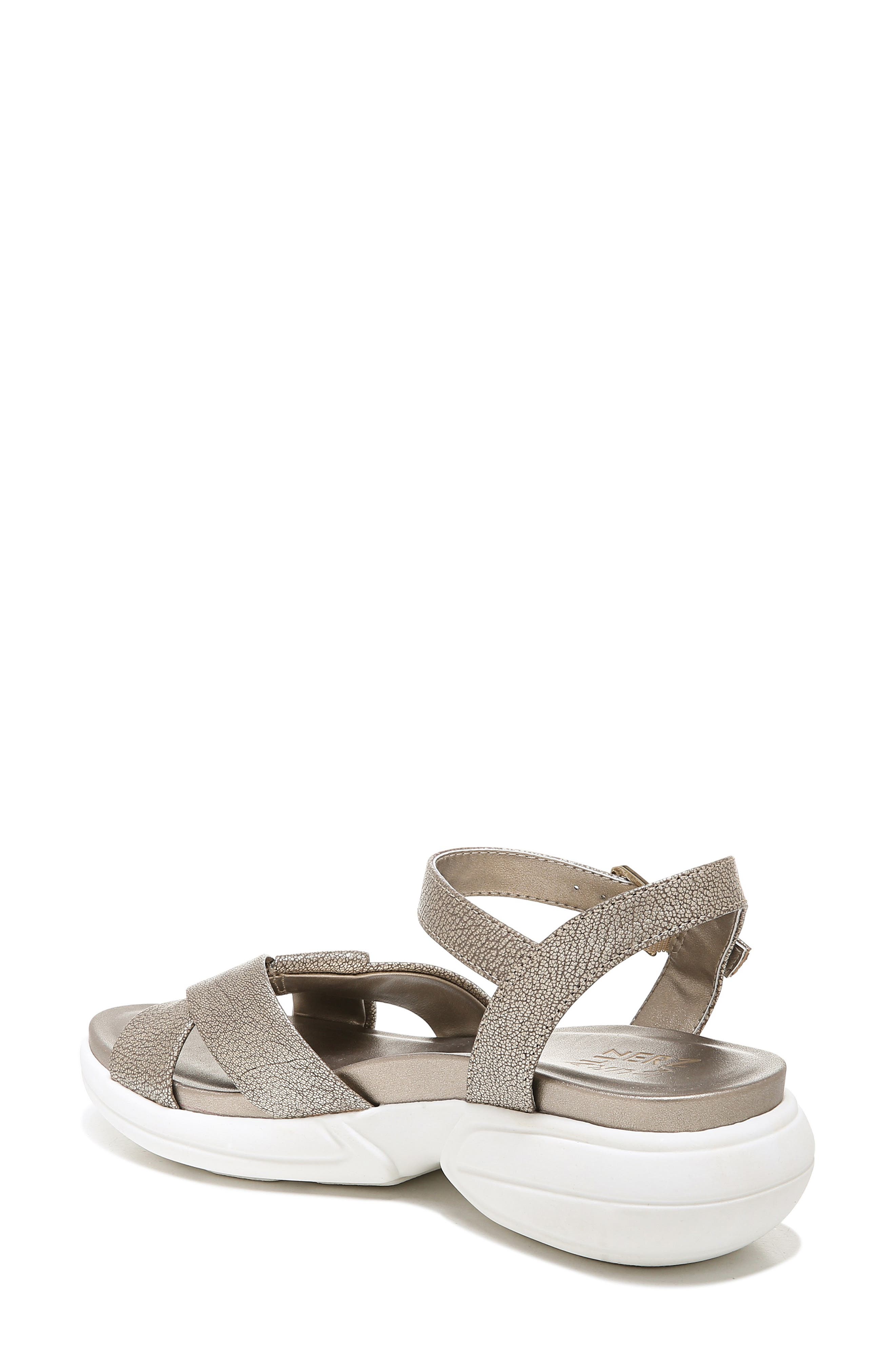 naturalizer finlee sandal
