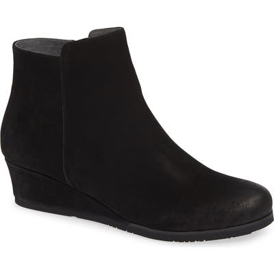 Chocolat Blu Kacy Wedge Bootie- Black