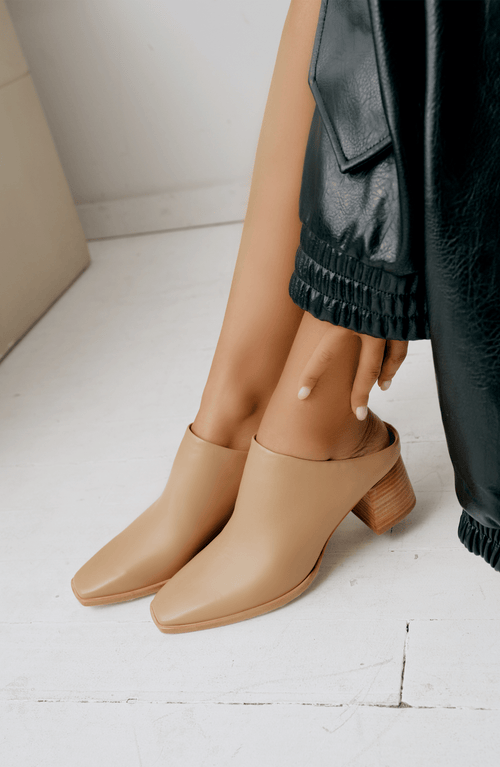 Daniella Shevel Jolene Mule In Brown