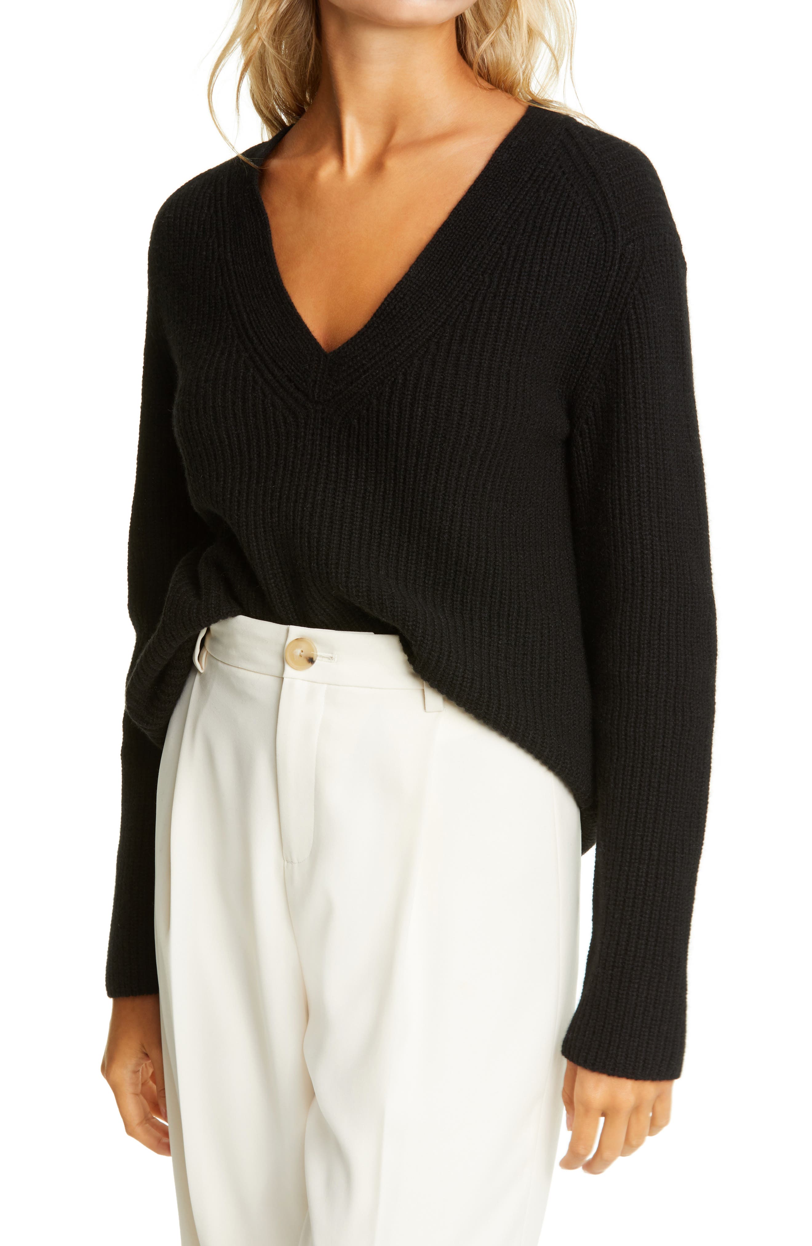 Vince Weekend V-neck Cashmere Pullover Sweater In Black