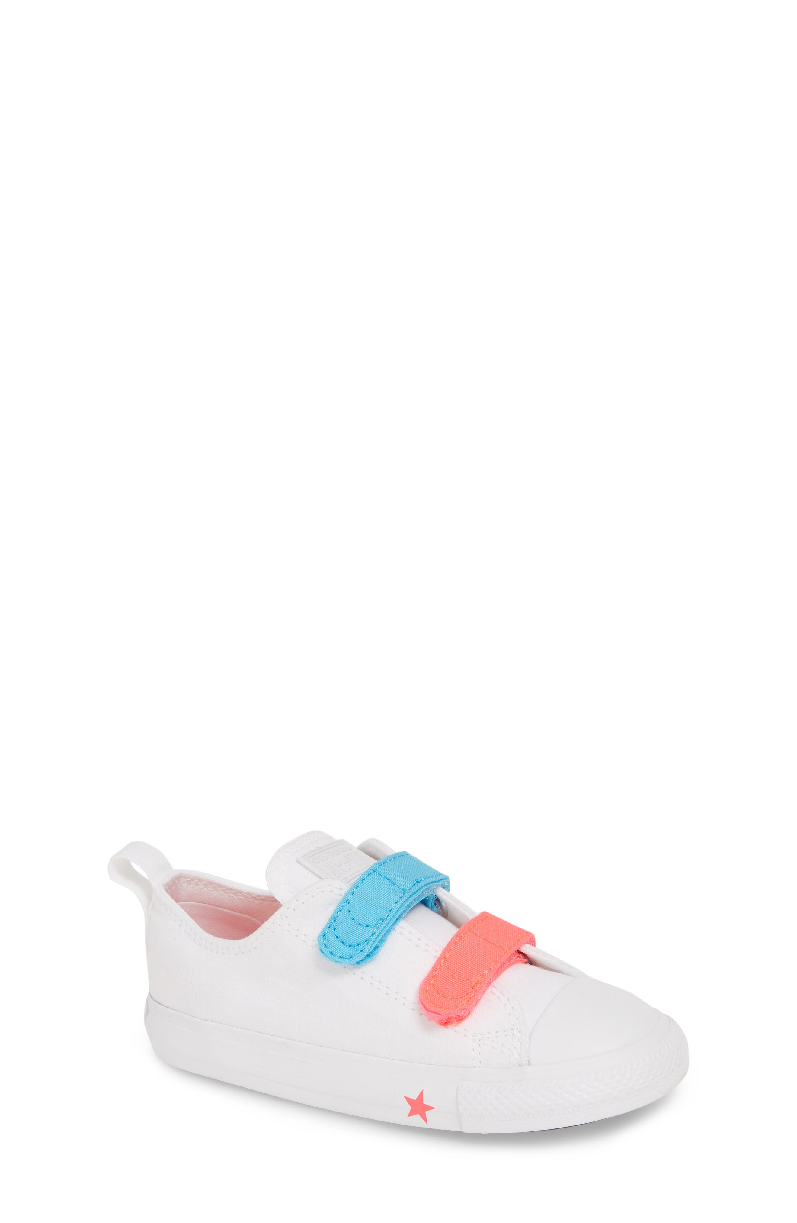 Converse Chuck Taylor All Star 2V Faux Leather Sneaker