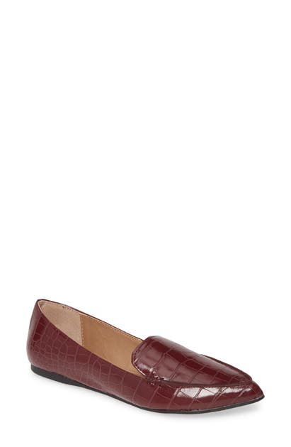 Steve Madden Feather Loafer Flat In Burgundy Croco