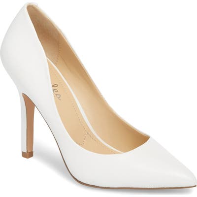 Charles By Charles David Maxx Pointy Toe Pump