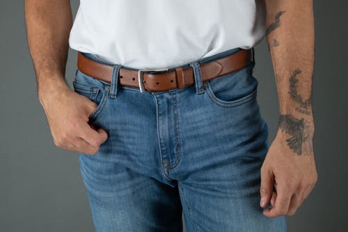 Trafalgar Gregorio 35mm Herringbone Embossed Feather Edged Leather Belt In Cognac