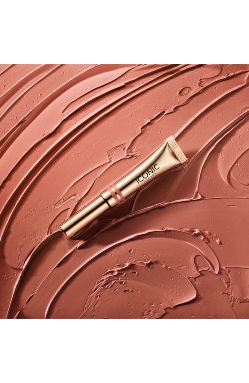 Iconic London Cloud Kiss Matte Lip Mousse In Show Off