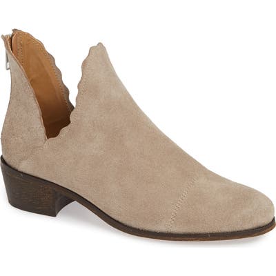 Klub Nico Bae Scalloped Bootie, Beige
