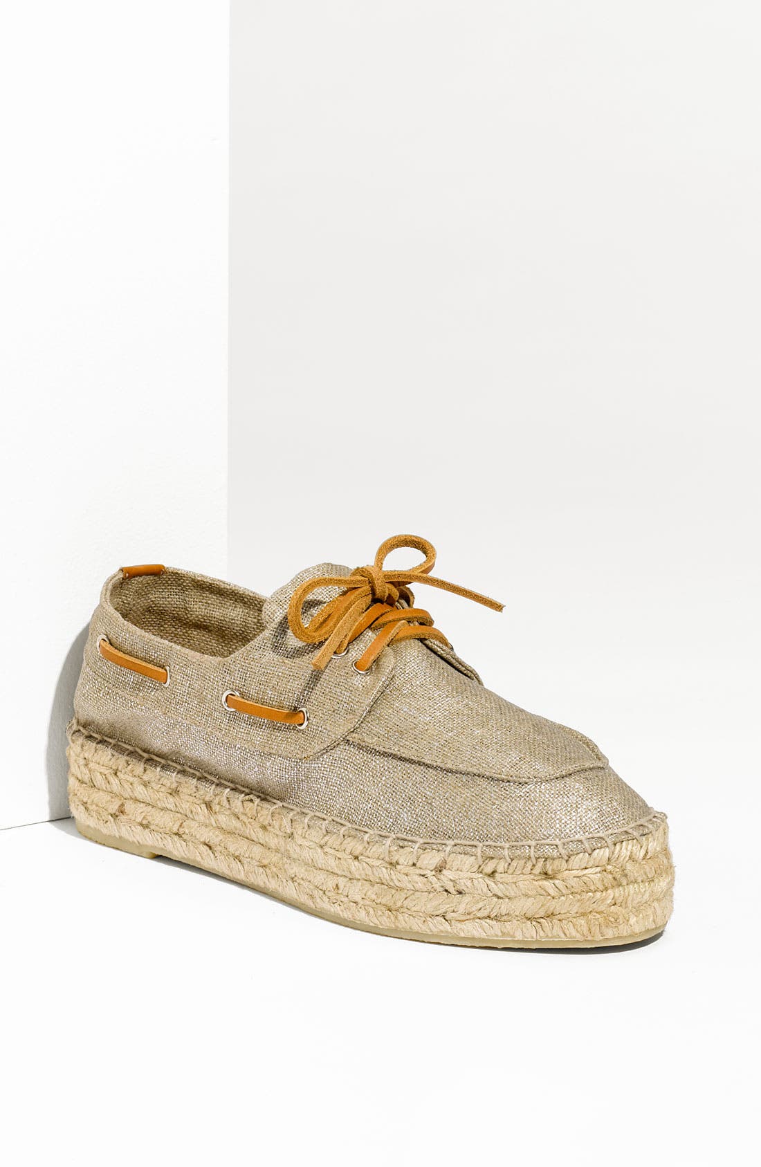 tory burch boat shoes