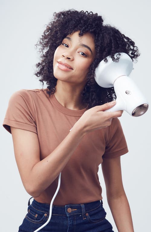 T3 Softcurl Diffuser - White In No Color