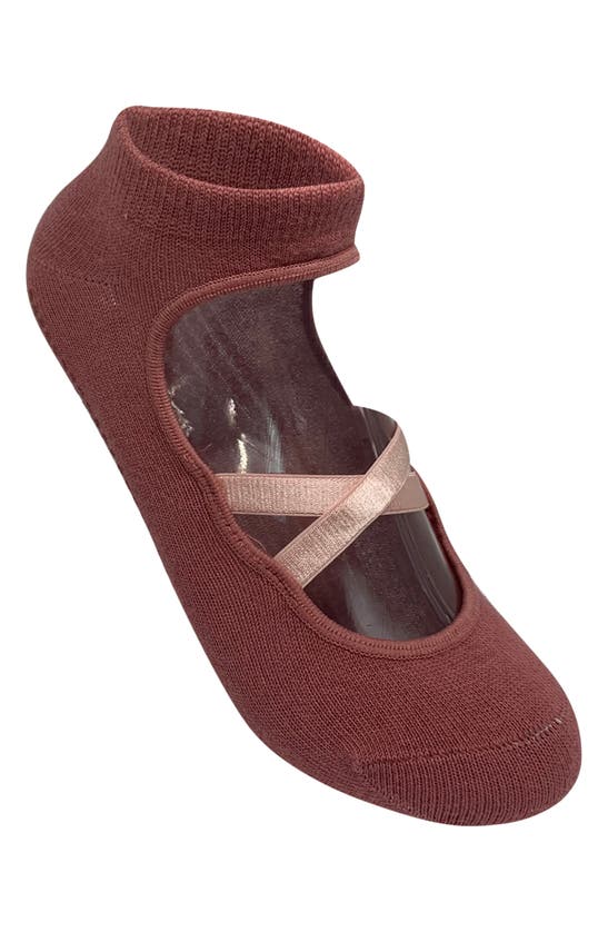 High Heel Jungle Good Pointe Mismatched Cotton Blend Grip Socks In Pink