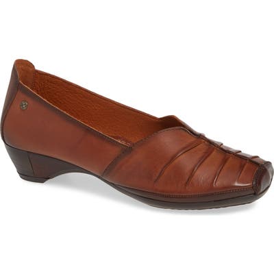 Pikolinos Gandia Pleated Pump, Brown