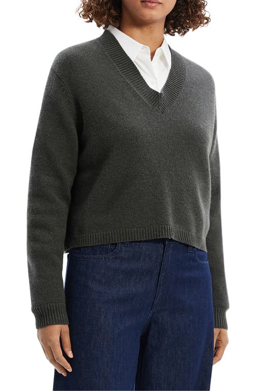 Shop Theory Crop Cashmere Sweater In Hunter Green