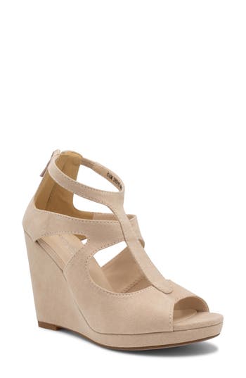 Touch Ups Rory Wedge Sandal In Brown