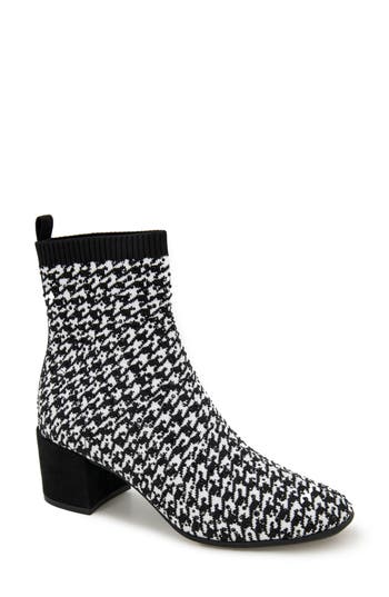 Reaction Kenneth Cole Rida Stretch Bootie Women) In Black/white