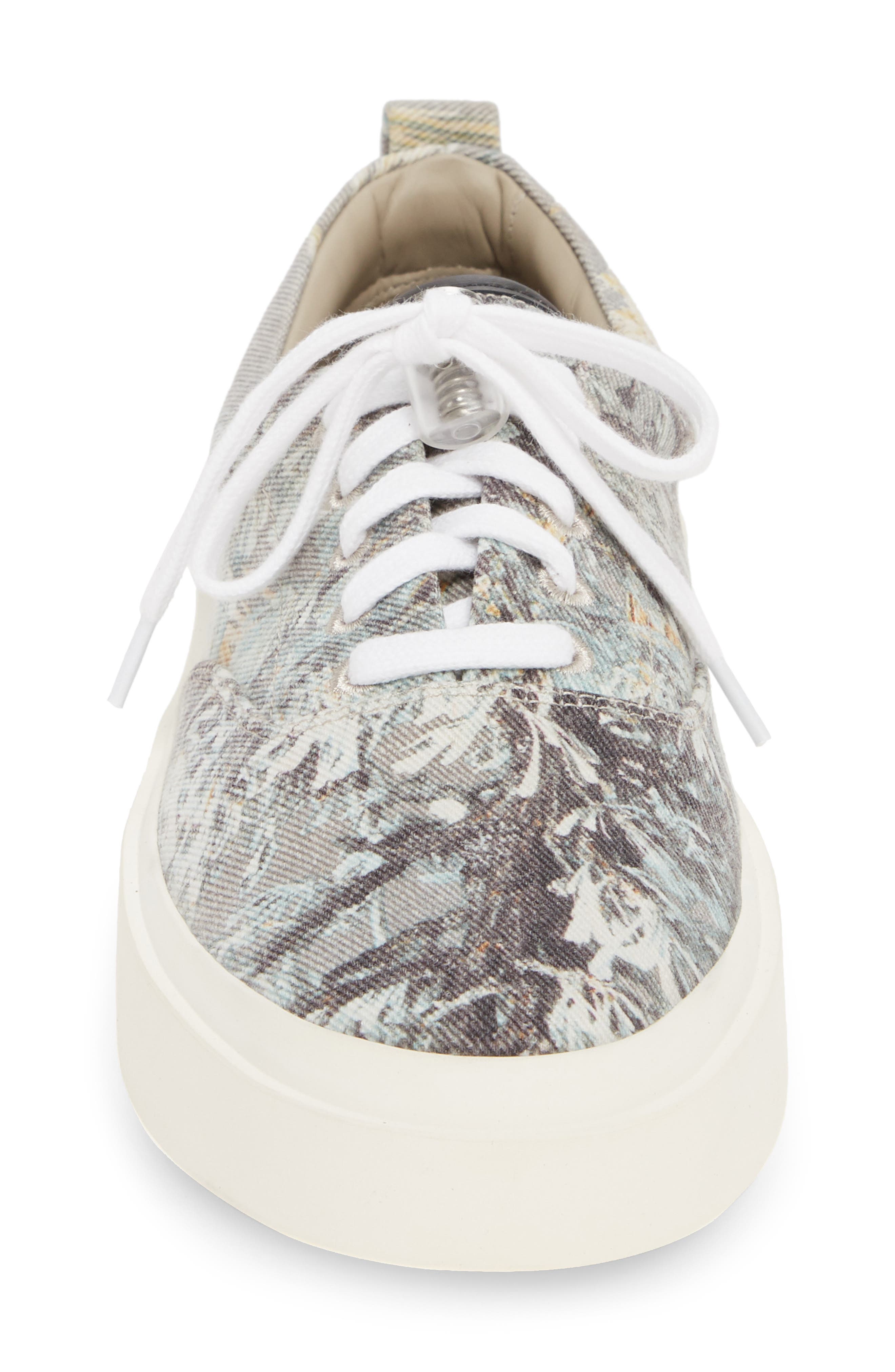 Fear of God 101 Low Top Sneaker in Prairie Ghost Camo  display picture 3