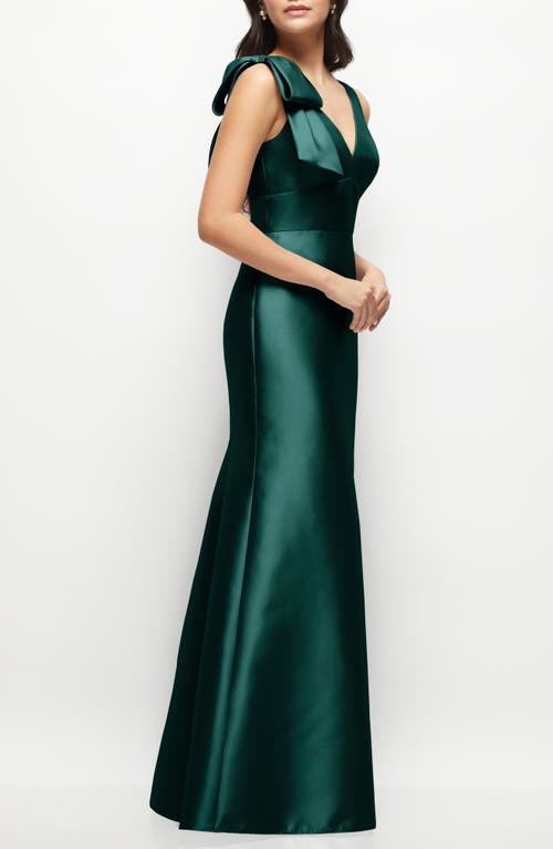 Alfred Sung Bow Detail Sleeveless Satin Twill Trumpet Gown In Evergreen