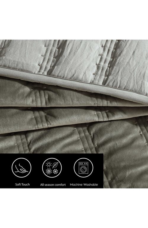 Vera Wang Velvet Linear Stitch Quilt Set In Silver Leaf