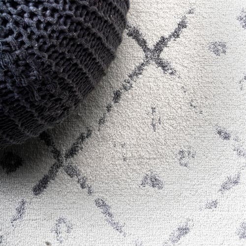 Jonathan Y Juba Moroccan Geometric Diamond Area Rug In Ivory/gray