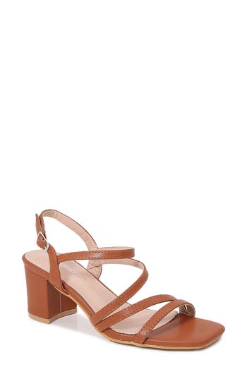 Berness Everlee Sandal In Camel