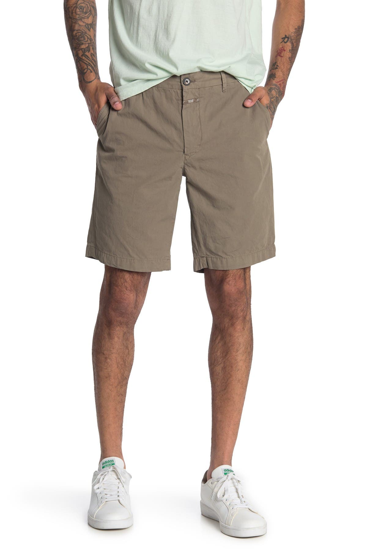 Closed Classic Solid Shorts In Beige/khaki