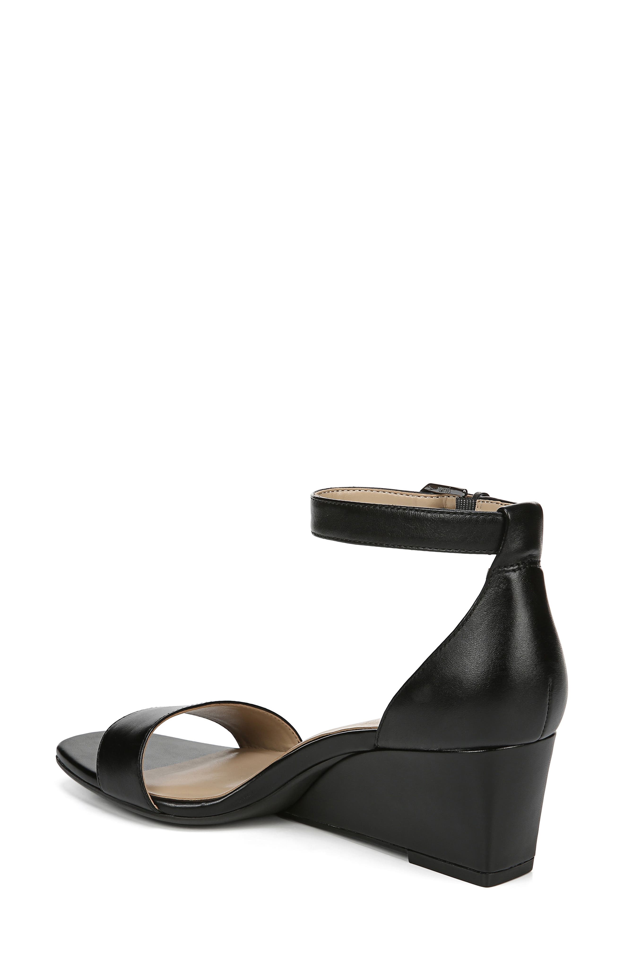 naturalizer zenia wedge sandal