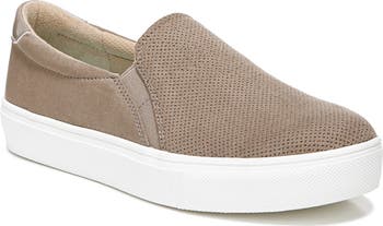 Wander up slip on top sneaker