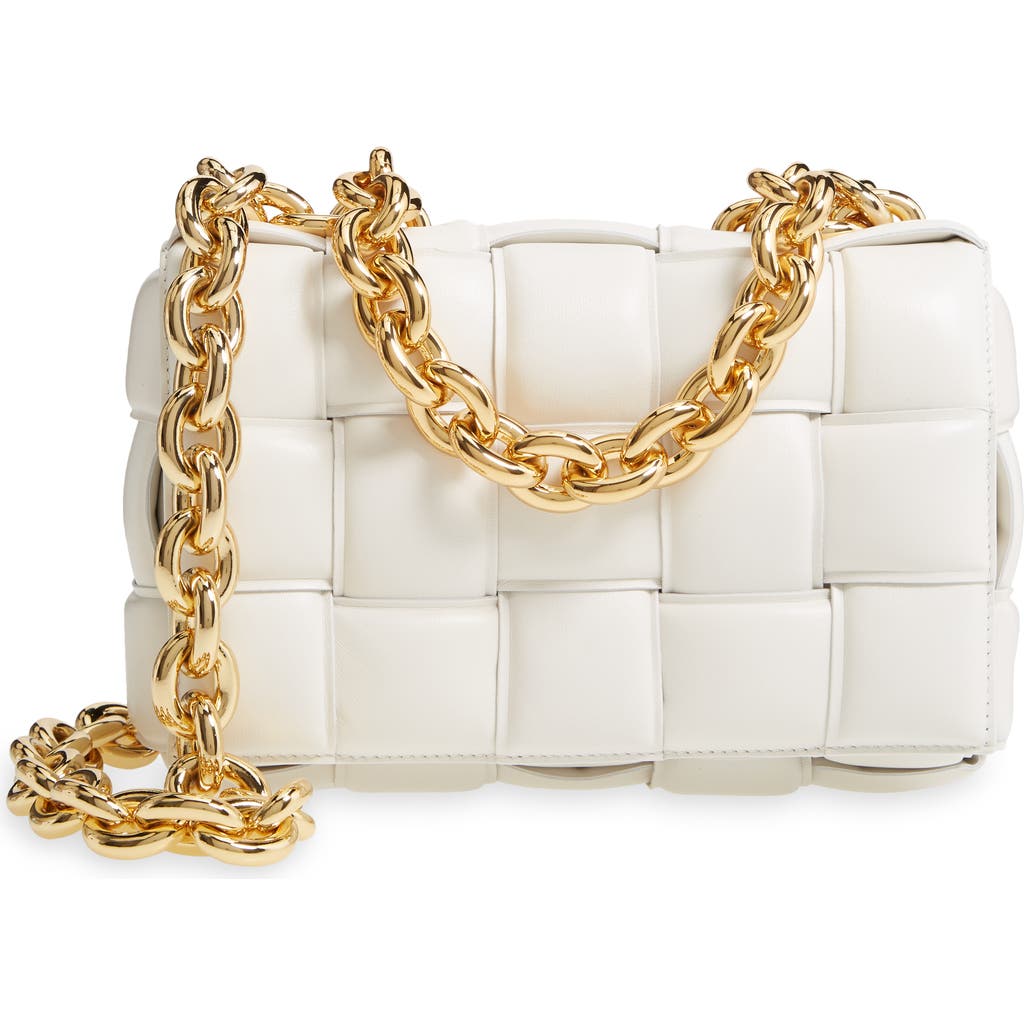 Bottega Veneta The Chain Cassette Bag In Chalk/gold