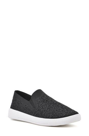 White Mountain Footwear Unit Knit Slip-on Sneaker In Black/fabric