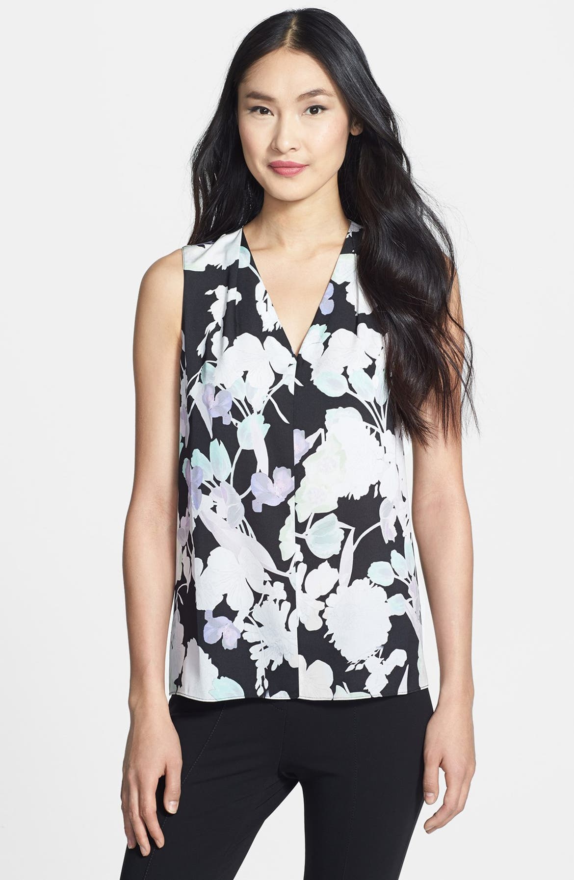 Classiques Entier® Print Sleeveless Stretch Silk V-Neck Blouse | Nordstrom