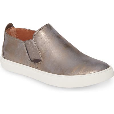 Gentle Souls By Kenneth Cole Lowe Sneaker- Metallic